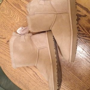 Ugg mini Bailey velvet bow bootie